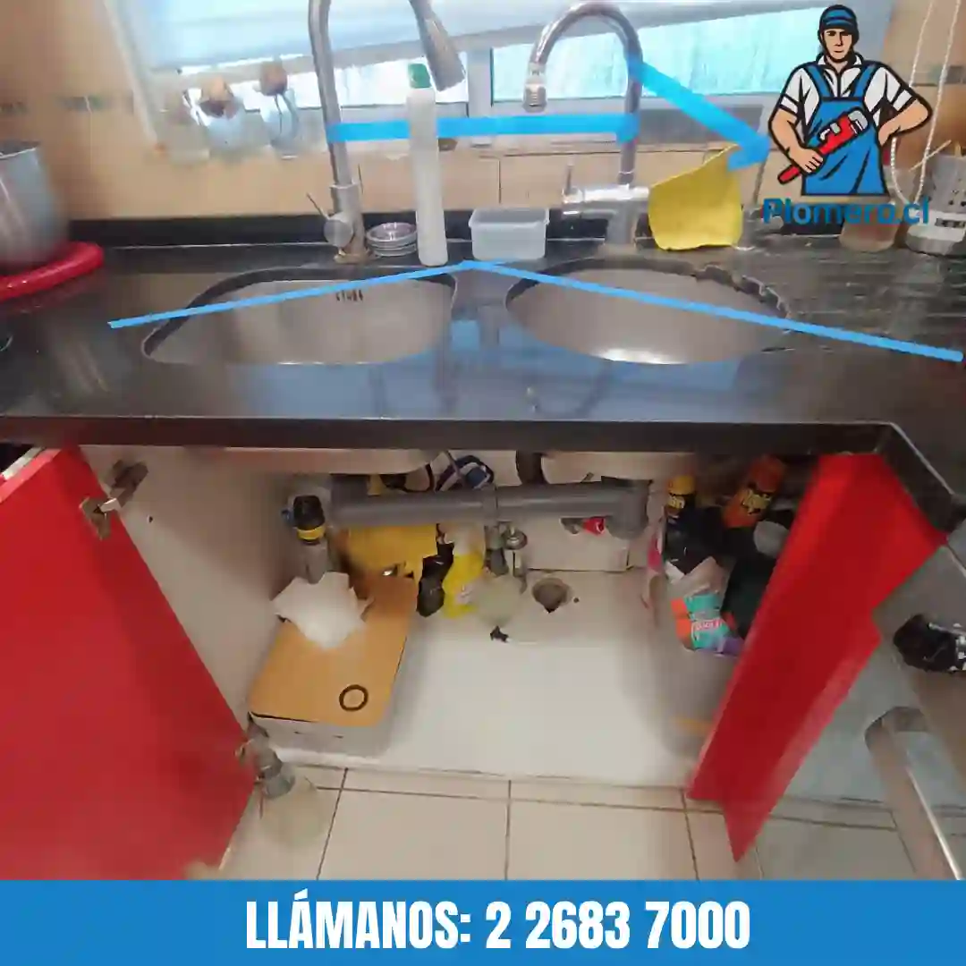 Destape de lavaplatos con grasa acumulada en Santiago